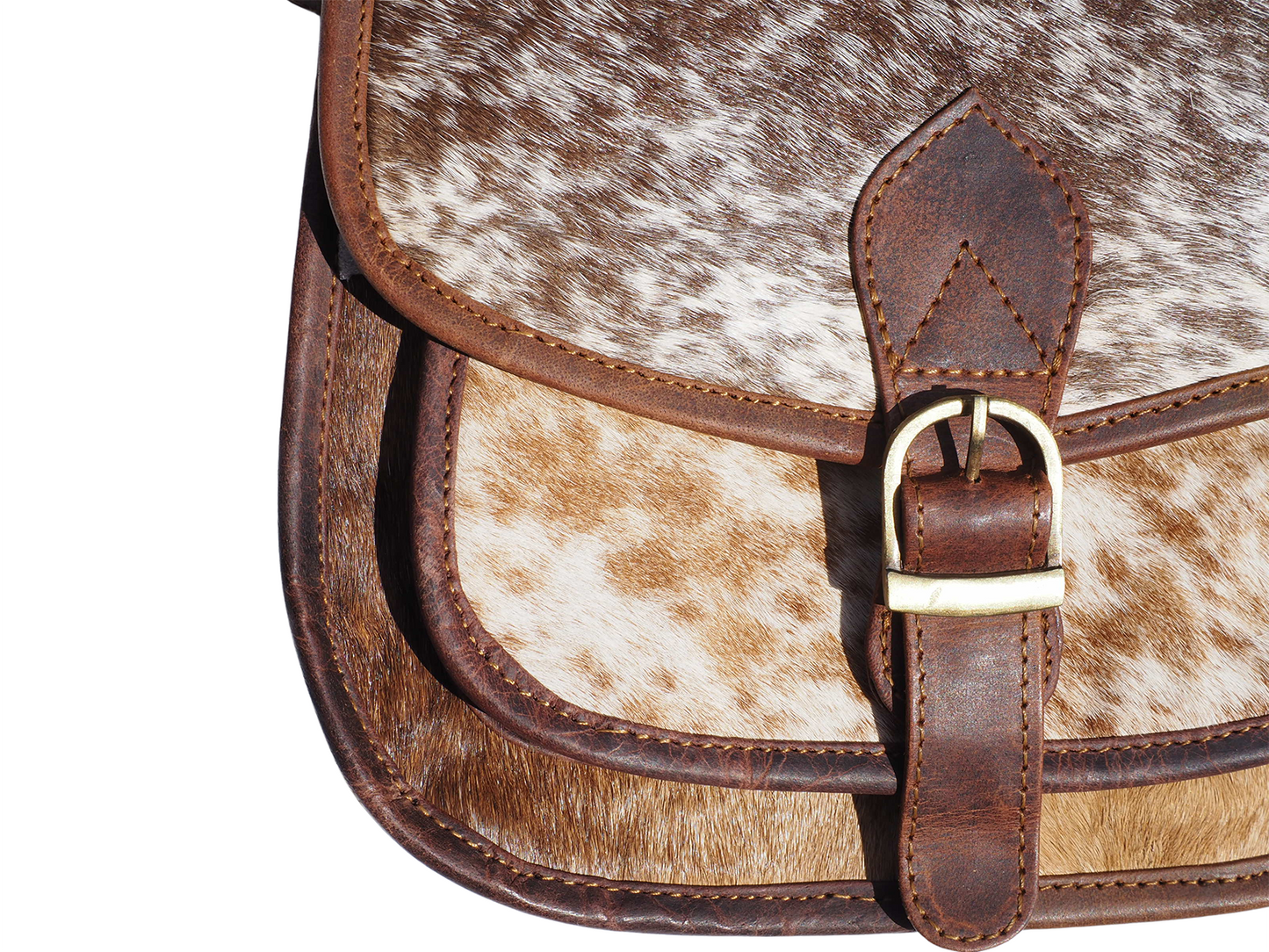 Lederen crossbody tas met koeienhuid en gesp
