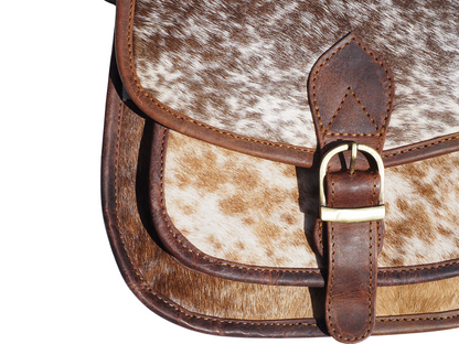 Lederen crossbody tas met koeienhuid en gesp