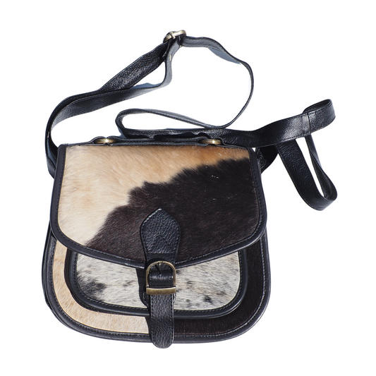 Lederen crossbody tas met koeienhuid en gesp
