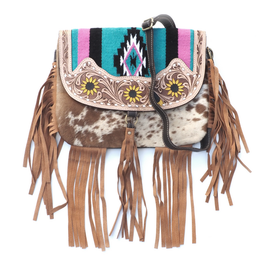 Unieke Ibiza/boho crossbody tas met hand bewerkt leer, franjes en gekleurde stof